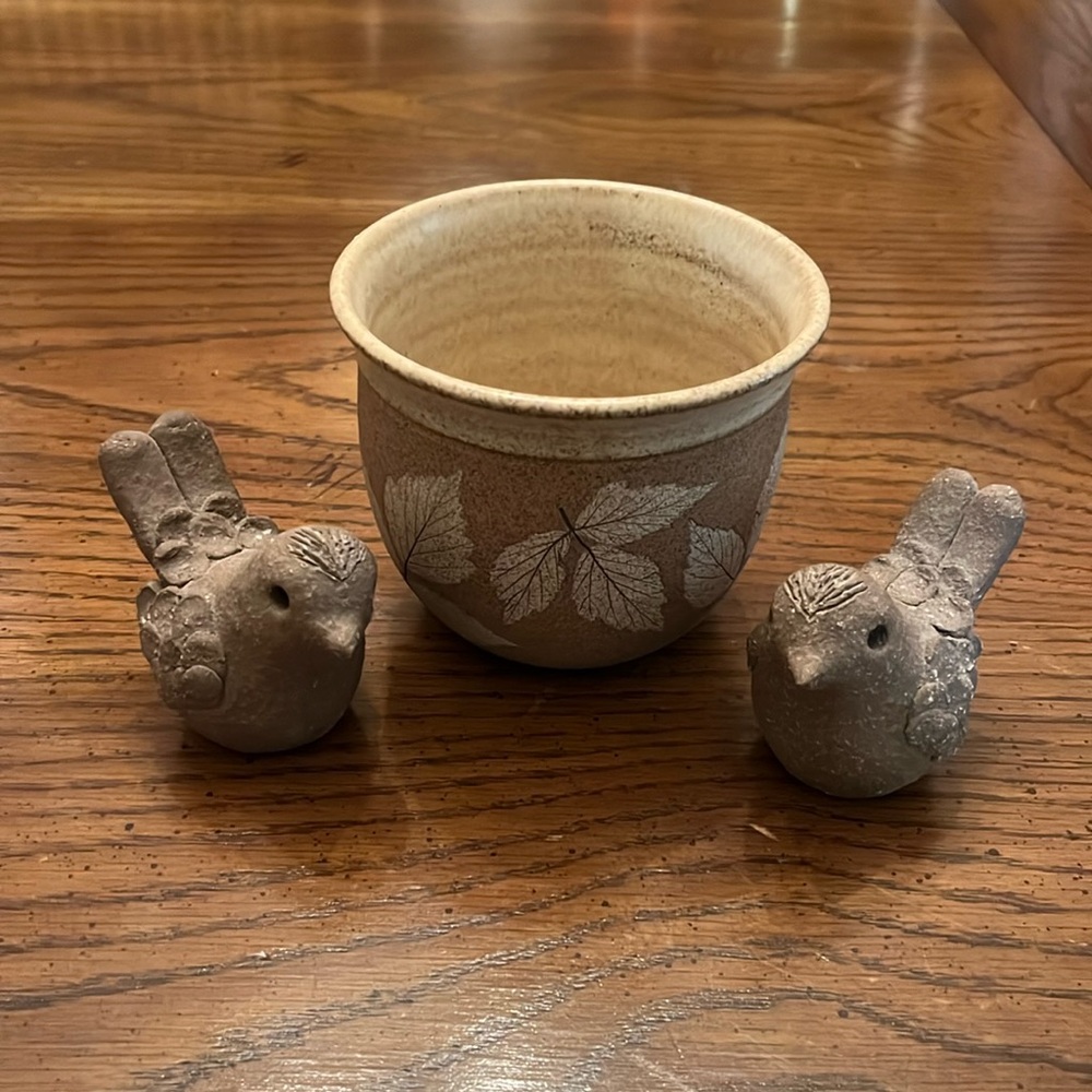 Wizard of Clay Bristoleaf pot‎ and pottery birds